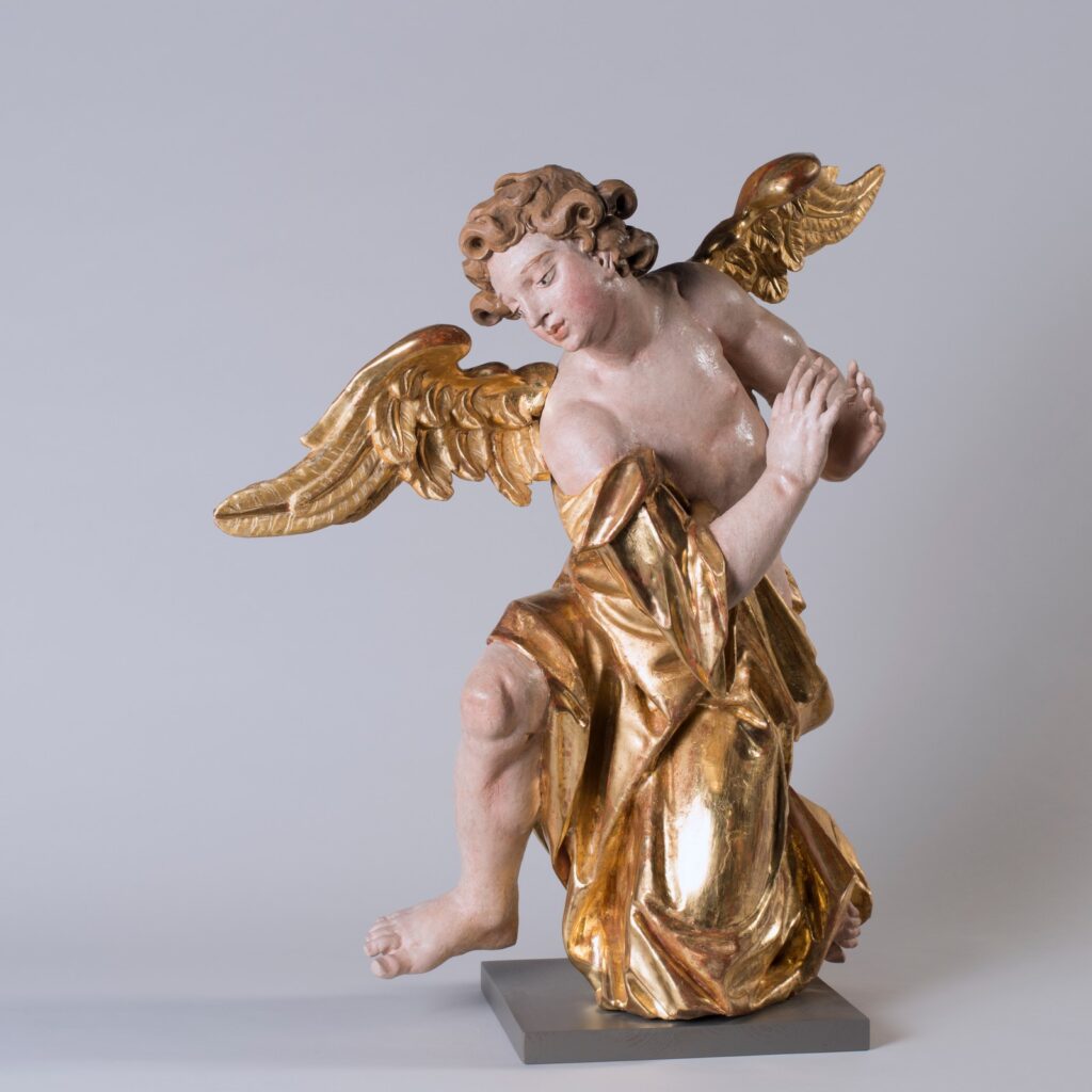 Jožef Straub, Klečeči angel, (2. čet. 18. stol.), les, 75 x 60 x 65 cm