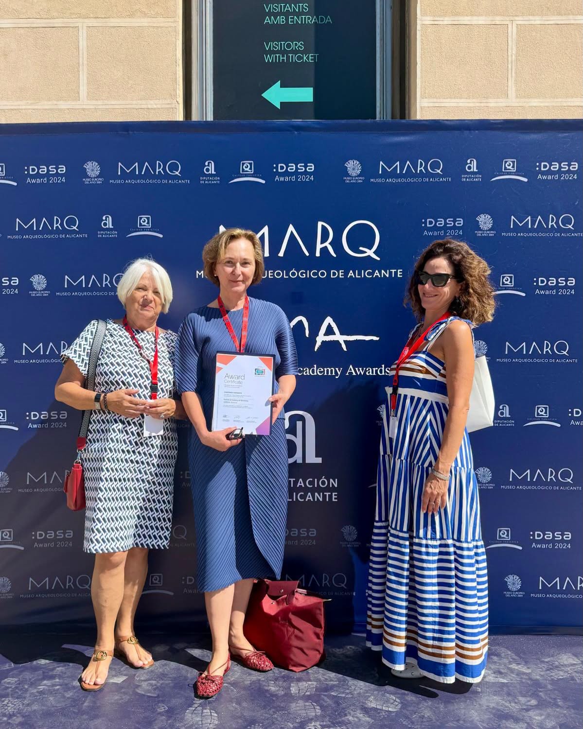 Od leve proti desni: dr. Andreja Rihter, predsednica Evropske muzejske akademije, dr. Barbara Jaki, direktorica Narodne galerije, in dr. Tijana Palkovljević Bugarski, članica žirije in direktorica Galerije Matice srpske. Foto: arhiv Narodne galerije